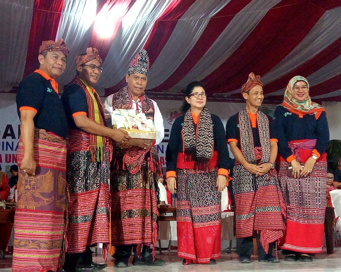 The Health Minister handed over preventive chemotherapy medicine for LF MDA to Malaka District