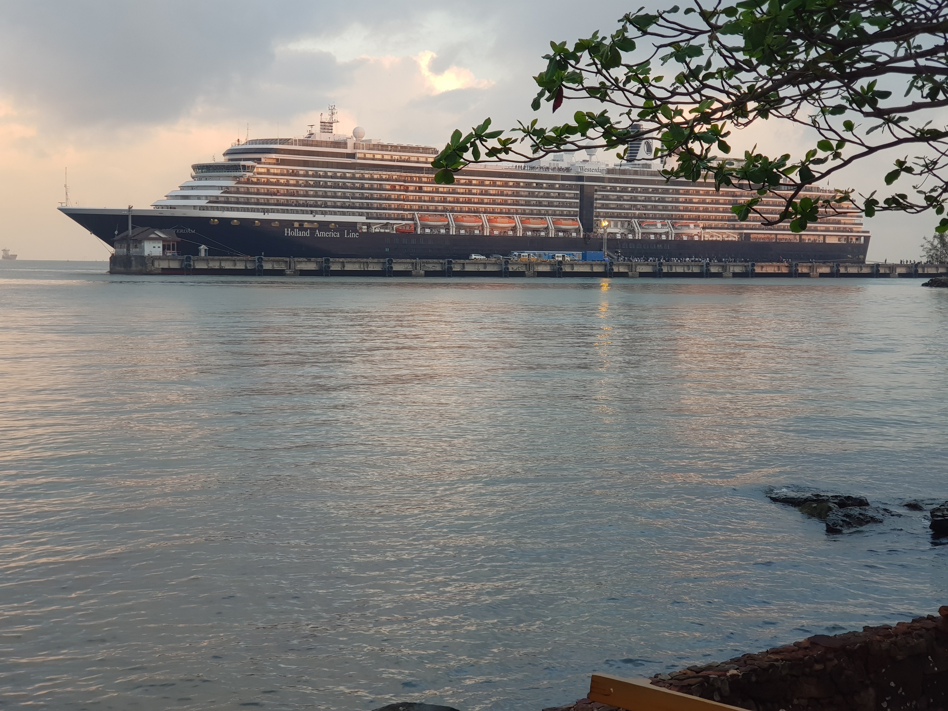 140220-kh-westerdam-cruise-ship